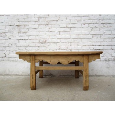 China Shanxi um 1860 kleiner traditioneller Tisch aus hellem Pinienholz